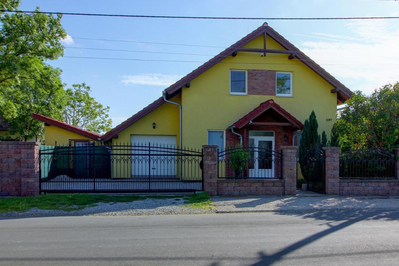 Apartments Novy Zivot Екстер'єр фото